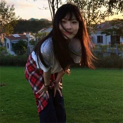 绿茵春色